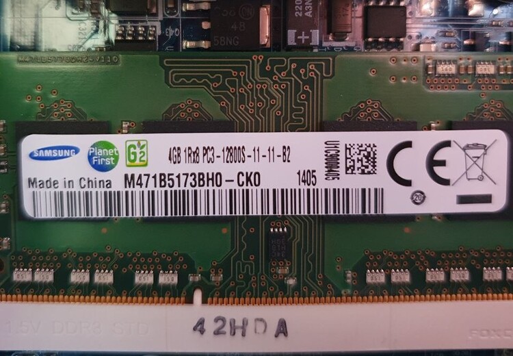 Samsung 4GB DIMM inside QNAP NAS
